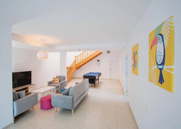 Villa Vista Reina - Luxury 6 Bedroom - Heated Pool- Views - Pool Table - Vista Lobos - Playa Blanca