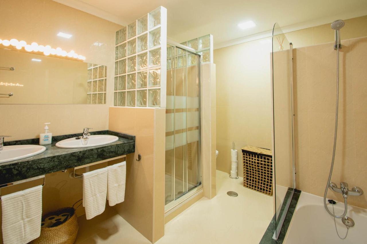 Willa Vista Reina - Luxury 6 Bedroom - Heated Pool- Views - Pool Table - Vista Lobos -